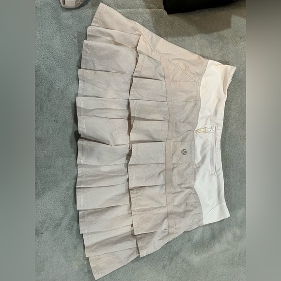 Lululemon skirt - Picture 2 of 4